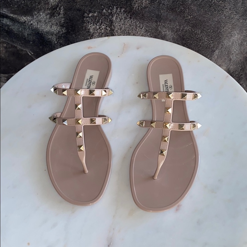 VALENTINO Garavani Rockstud Flat Rubber Sandals